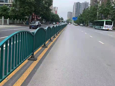 弧形道路隔離護(hù)欄